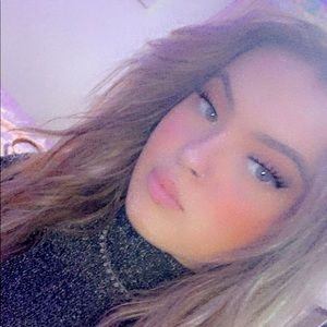 Meet your Posher, Alyvia